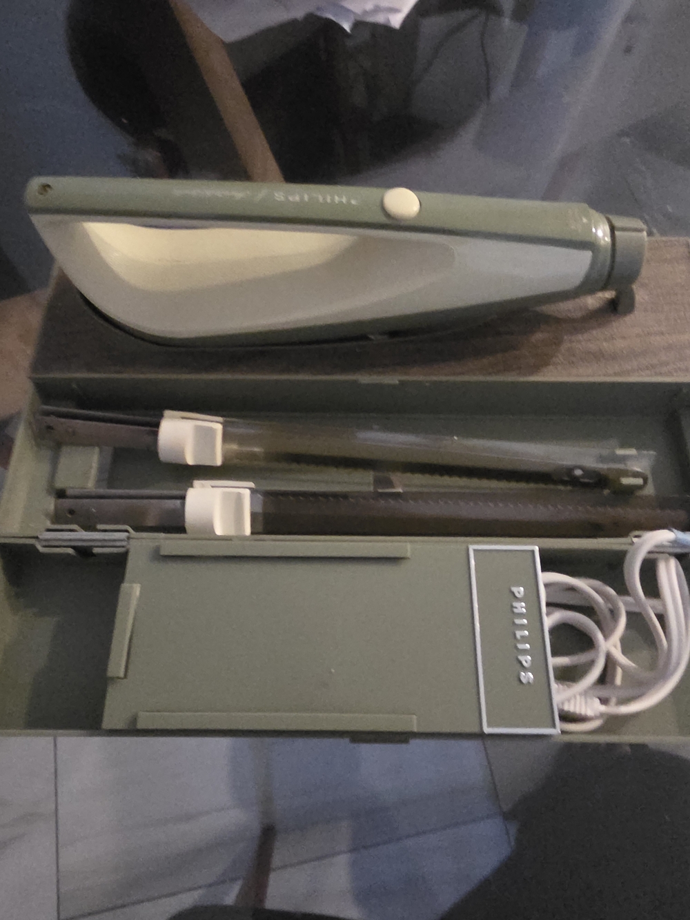 Philips Sage Green and Cream Steam Iron with Matching Case